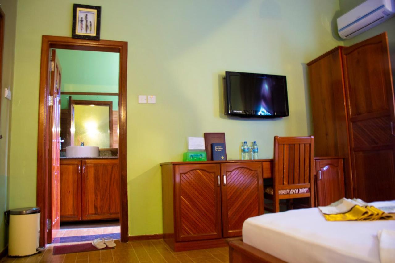 Lush Garden Business Hotel Аруша Экстерьер фото