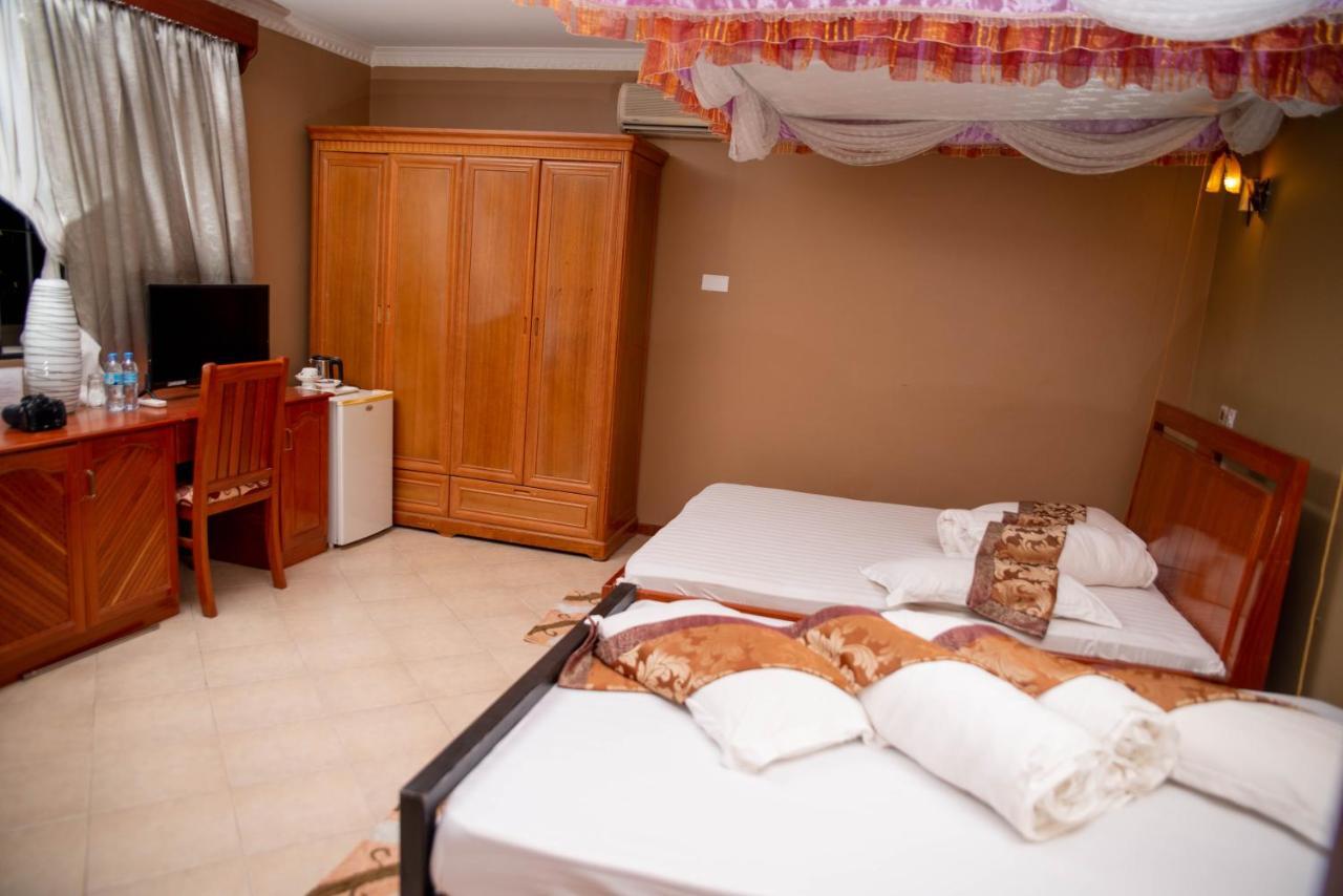 Lush Garden Business Hotel Аруша Экстерьер фото